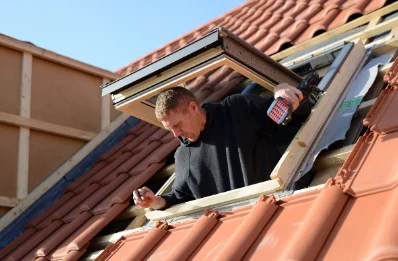Pose de fenêtres de toit Velux à Meulers